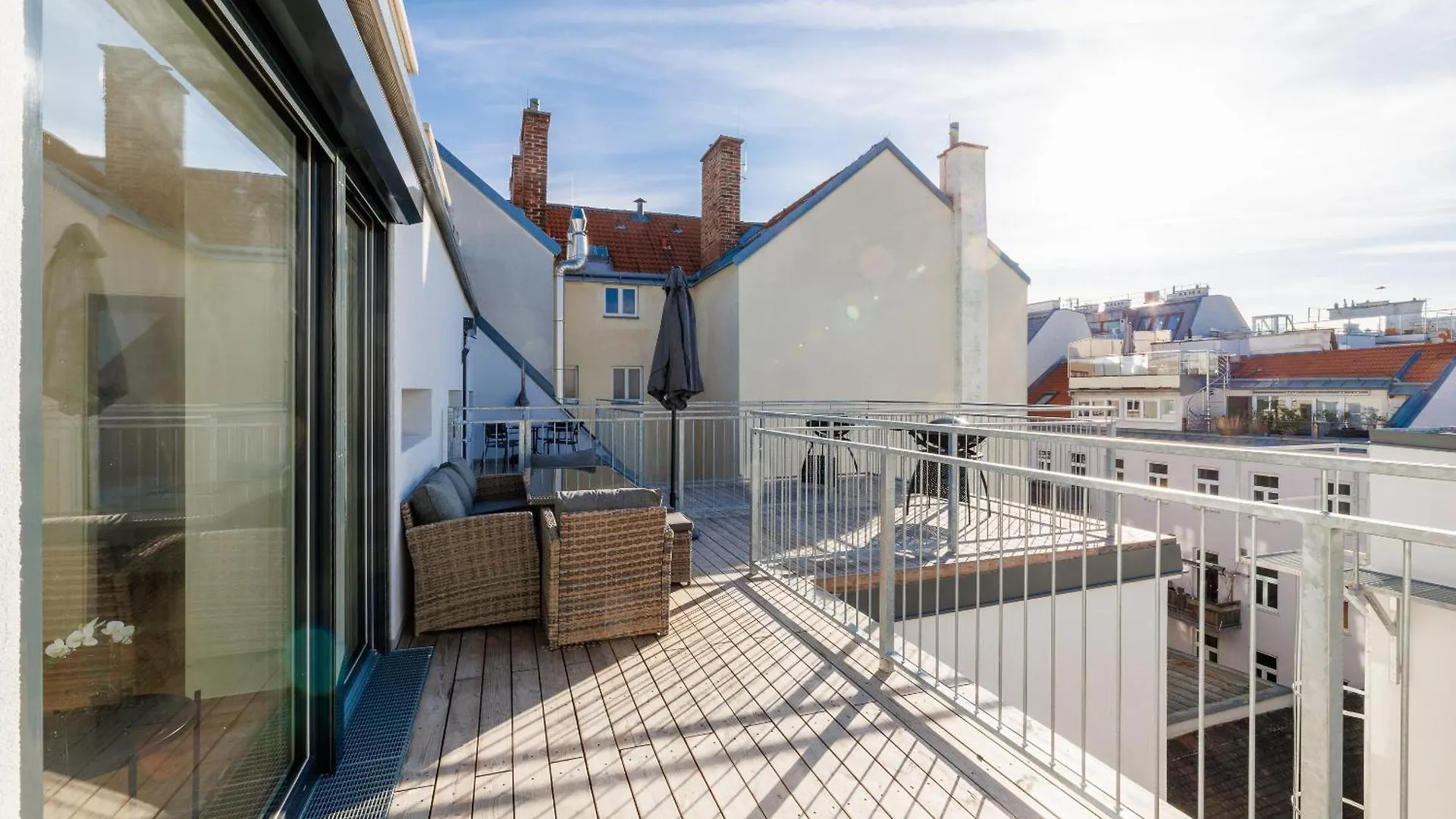 Symphony Apartments 41 - Modern Loft With Terrace And Grill In Central Location Вена 0*,