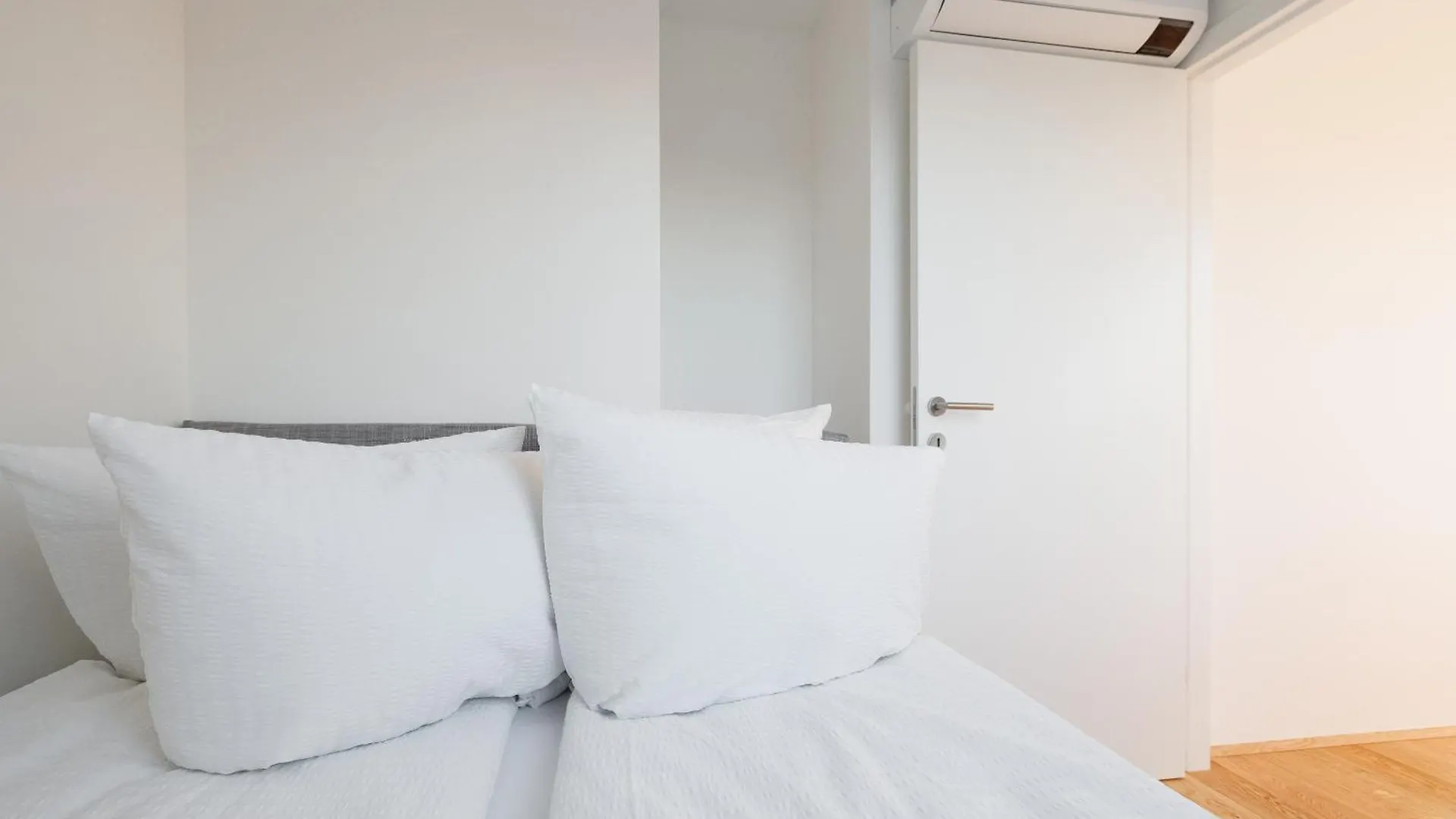 Symphony Apartments 41 - Modern Loft With Terrace And Grill In Central Location Вена